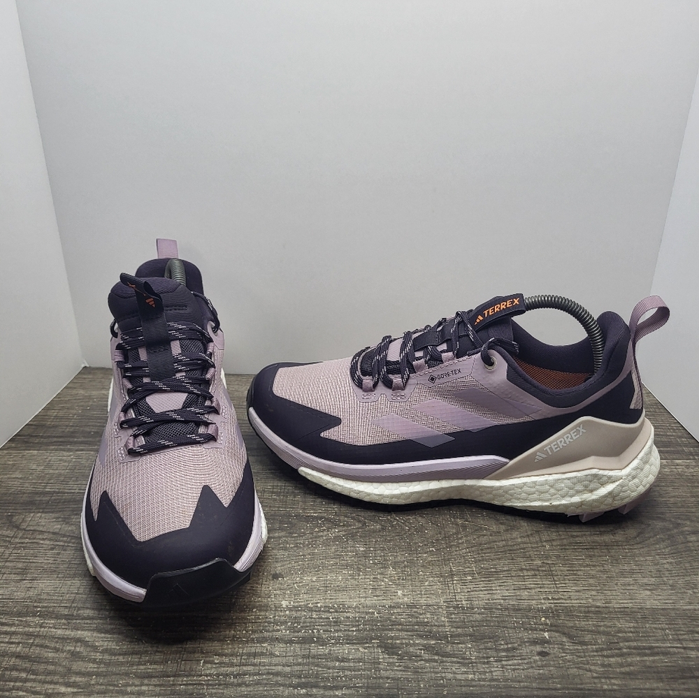 adidas Terrex Free Hiker 2.0 Low GoreTex Hiking Womens Size 8.5 Purple Sneakers